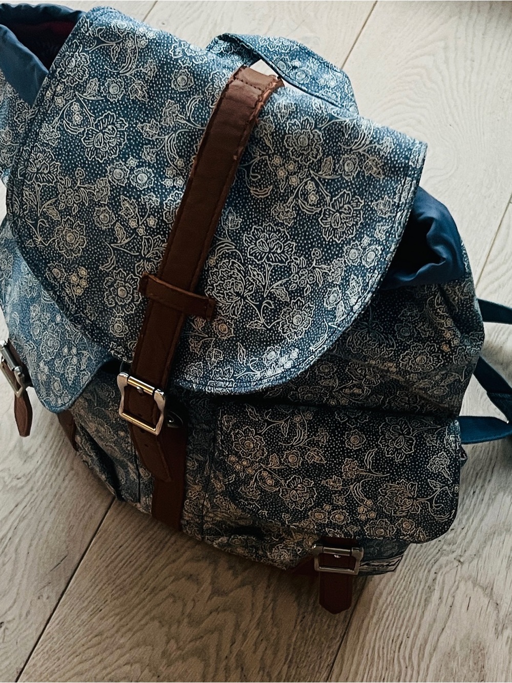 Herschel Supply Small Blue Floral Backpack Leather Straps - Picture 14 of 14
